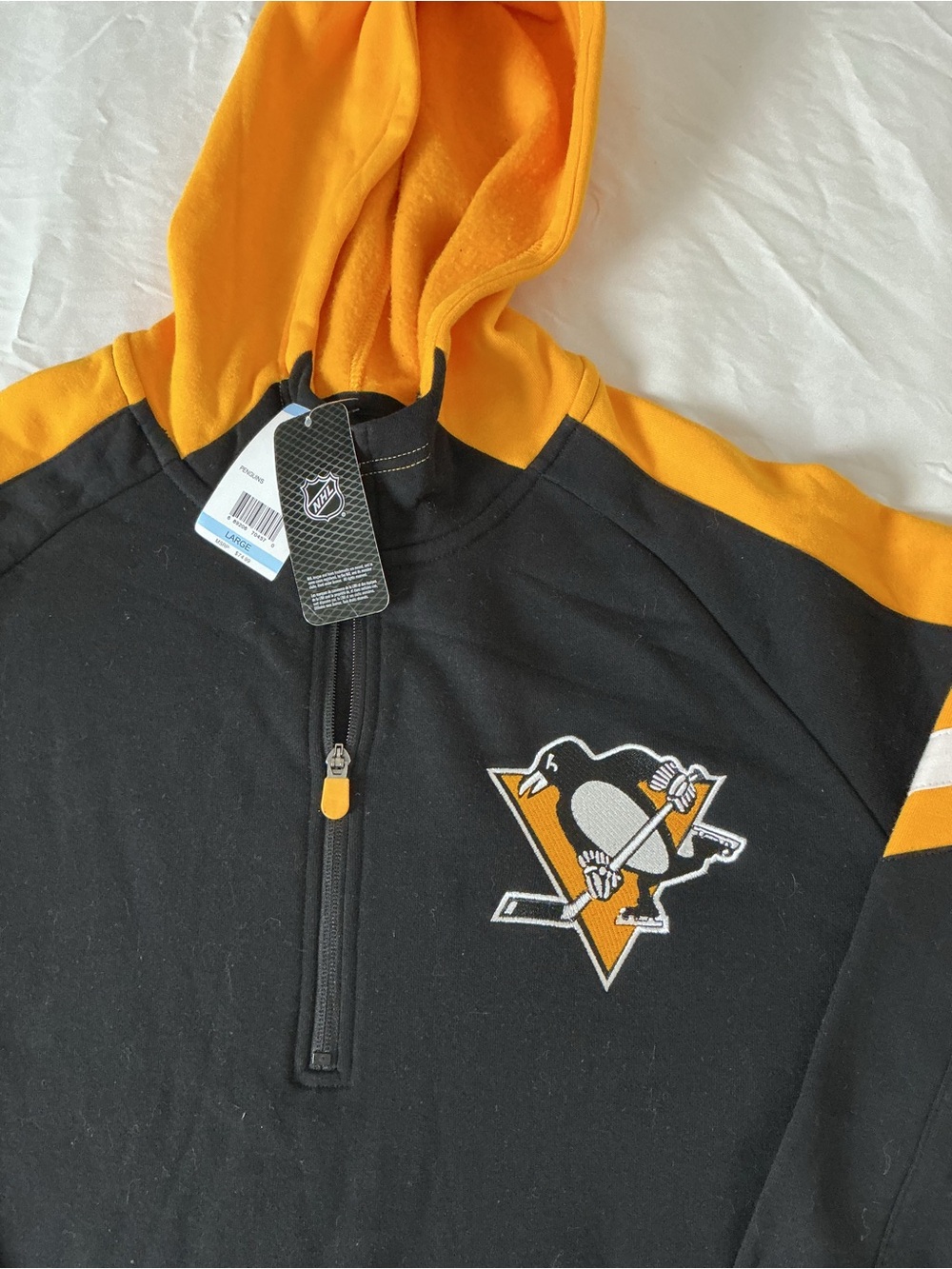 Pittsburgh Penguins NHL Hoodie Men’s Large Black/Gold Half Zip - Picture 2 of 9